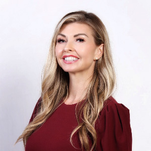 300x300_alexis cavanagh